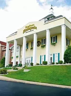 exterior of Dolly Parton’s Stampede in Branson, MO.